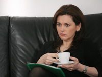 De joi, 9 aprilie, Simona Mihăescu s-a alăturat distribuţiei din “Îngeraşii”!