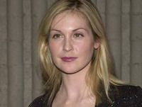 Actriţa Kelly Rutherford a divorţat de soţul ei şi a decis să-şi crească singură copiii