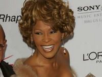 Whitney Houston plănuieşte o revenire în forţă în lumea muzicii