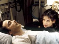Filmul “În timp ce tu dormeai” a transformat-o pe Sandra Bullock într-un star de cinema