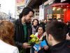 De 8 martie, DJ-ii ProFM, Denis Ştefan şi Mircea Solcanu au împărţit flori, ciocolată şi parfumuri!