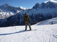 Bogdan Albulescu, Alina Grigore şi Dana Rogoz: vacanţă în gaşcă în Alpii francezi!