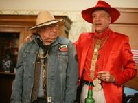Din 8 aprilie, Jean Constantin este vărul lui Gheorghe Visu în “Regina"