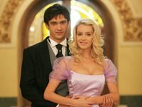 Valsul lui Eugen Doga creează o atmosferă de basm la balul din "Regina" / GALERIE FOTO!