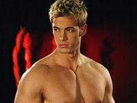 William Levy şi Jacqueline Bracamontes s-au încărcat cu energie de la piramide