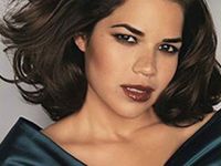 America Ferrera într-un pictorial senzual pentru revista "W"
