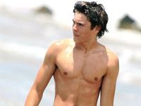 Află prin ce metodă a scăpat Zac Efron de o cicatrice inestetică de pe abdomen!