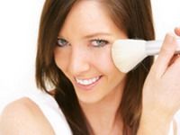3 paşi spre un look de divă: Cum se aplică corect pudra bronzantă