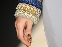Accesoriile anului 2009 sunt brăţările supradimensionate - GALERIE FOTO!