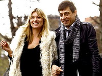 Kate Moss surprinde din nou: va cânta în duet cu iubitul ei, Jamie Hince!