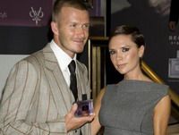 Victoria Beckham, în pantofi cu tocuri - fără tocuri! GALERIE FOTO!