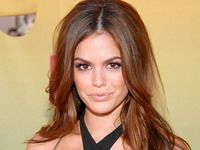 Rachel Bilson: "În geantă am mai multe bomboane decât farduri! Iubesc dulciurile!"