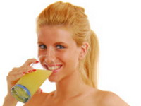 Pregăteşte-ţi corpul pentru mesele copioase de sărbători! Încearcă dieta pe bază de limonadă