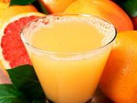 Sucurile naturale de fructe pot reduce eficacitatea medicamentelor