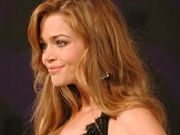 Pentru a avea un corp de invidiat, Denise Richards practică kickboxing