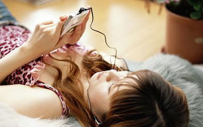 Adolescentii britanici vor mai multa muzica decat sex – dar pe gratis!