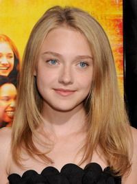 Dakota Fanning: "Trebuie să te dăruieşti total, să fii gata să faci orice pentru personajul tău!"