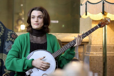 Rachel Weisz a invatat sa-si faca singura toate cascadoriile pentru rolul din "Fratii Bloom"!