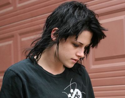 Kristen Stewart are o noua tunsoare... cam ciudata!