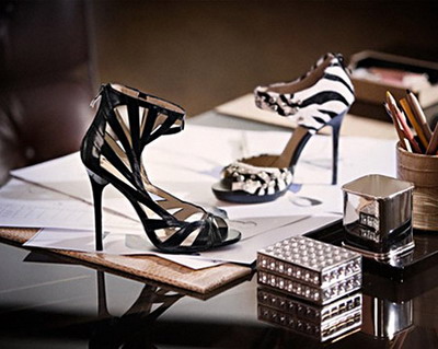 Jimmy Choo intra in parteneriat cu H&M pentru o linie speciala de incaltaminte!
