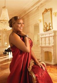 Queen Latifah isi lanseaza in august un parfum care ii poarta numele