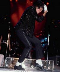 Michael Jackson a ajuns pe luna!