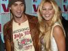 Enrique Iglesias si Anna Kournikova s-au logodit oficial! Cel putin, asa atesta inelul cu diamant pe care il poarta Anna in public!