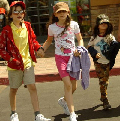 Copiii lui Michael Jackson, inscrisi la o scoala din Los Angeles