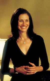 Julia Roberts crede ca munca o face o mama mai buna