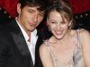 Kylie Minogue si-a plesnit iubitul intr-un bar!
