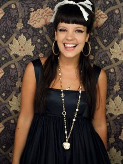 Lily Allen isi lanseaza o colectie de bijuterii!