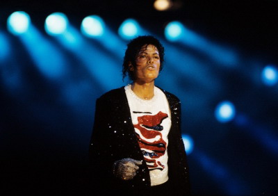 STRANIU! 10 diamante din parul lui Michael Jackson! VIDEO!
