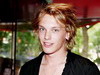 Jamie Campbell Bower a glumit cand a apus ca el si inca doi actori vor aparea dezbracati in „New Moon”!