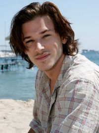 Cine vrea un french kiss de la Gaspard Ulliel? FOTO!