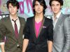 Jonas Brothers, specialisti in “stricarea” nuntilor