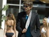 Ashton Kutcher isi inseala partenera ca un adevarat Playboy de L.A.!
