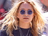 Mary-Kate Olsen, un nou look - ochelari hippie 
