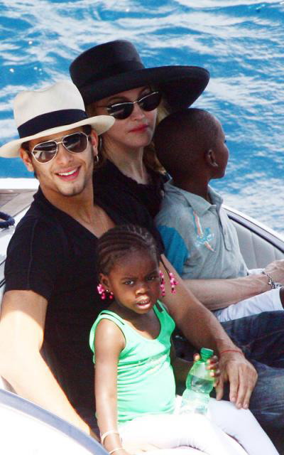 Madonna si-a petrecut o mica vacanta in Portofino, alaturi de familia ei!