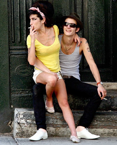 Amy Winehouse il implora pe fostul ei sot sa se intoarca la ea, iar lui ii surade ideea!