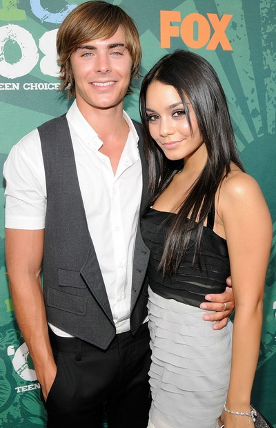 Vanessa Hudgens a fugit de doua admiratoare si inca nu se marita cu Zac