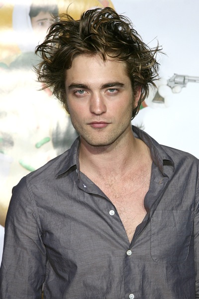 Robert Pattinson se plange ca nu are o iubita fotomodel!