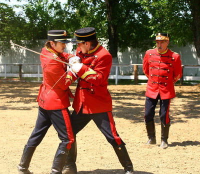 Denis Stefan, Pavel Bartos si Costel Constantin sunt in regimentul IV Rosiori in “Aniela”