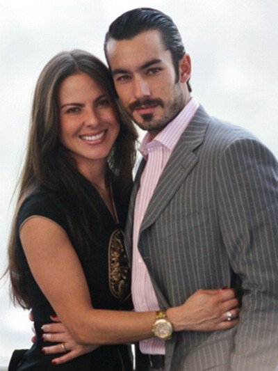 Kate del Castillo si Aaron Diaz s-au casatorit sambata in Las Vegas!