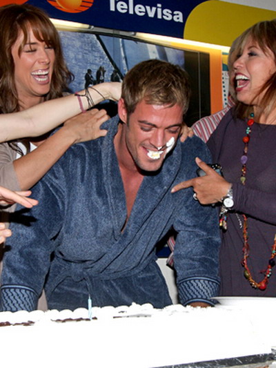 William Levy, aniversare cu surprize dulci! FOTO & VIDEO!