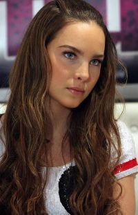 Belinda a lesinat pe platourile de filmare!