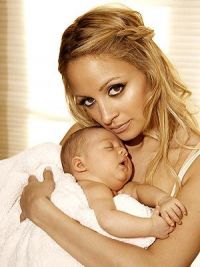Nicole Richie a nascut un baietel… dar nu i-a pus numele Michael!