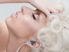 Lady Gaga lanseaza casti audio triunghiulare, in colaborare cu Dr. Dre!