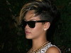Rihanna si-a facut suvite blonde! FOTO
