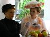 Adela Popescu si Nicoleta Luciu au facut dulceata din coaja de pepene verde, la muzeul din Golesti - GALERIE FOTO!