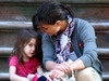 Katie Holmes se plimba pe strazile din Boston impreuna cu miniatura ei, Suri - GALERIE FOTO!